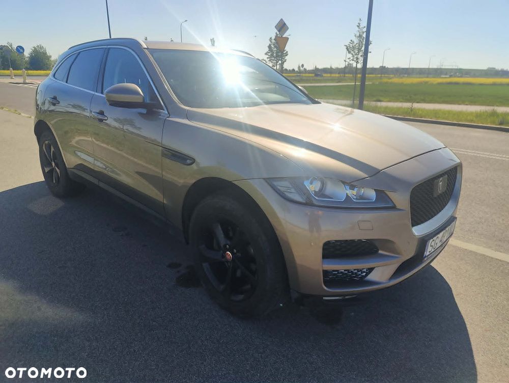 Jaguar F-Pace - 8