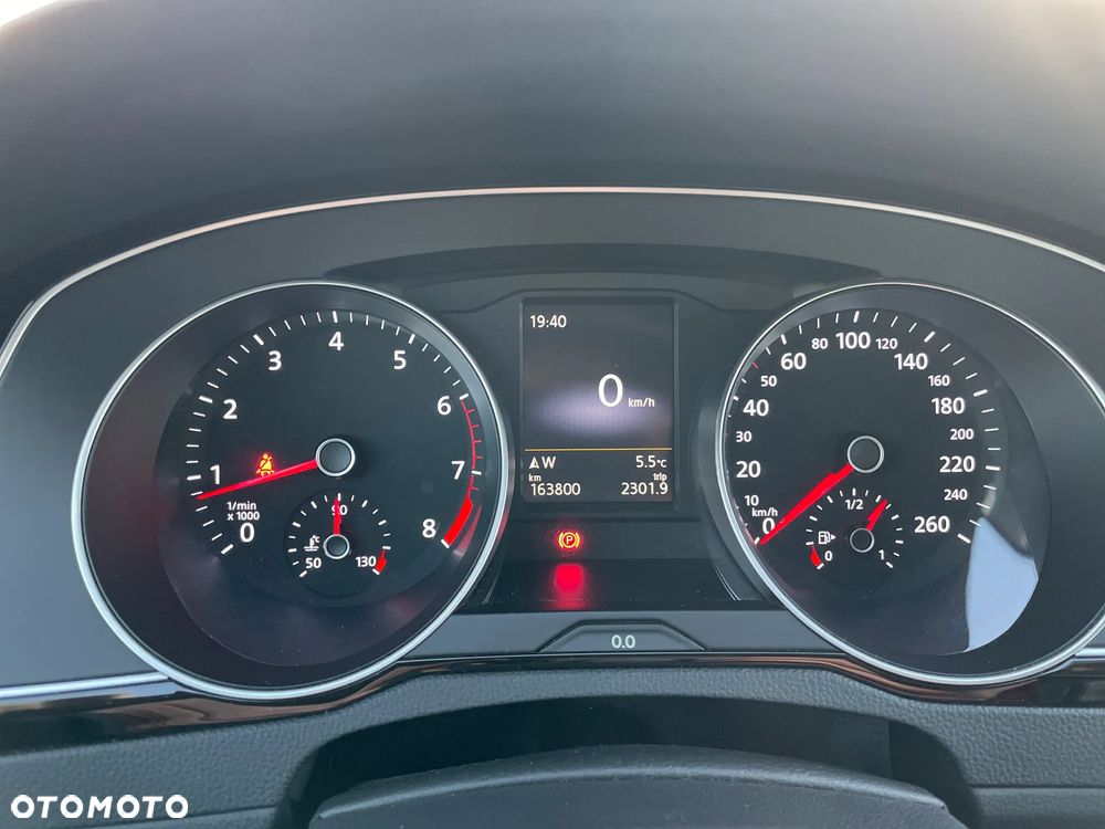 Volkswagen Passat 1.8 TSI BMT Highline - 22