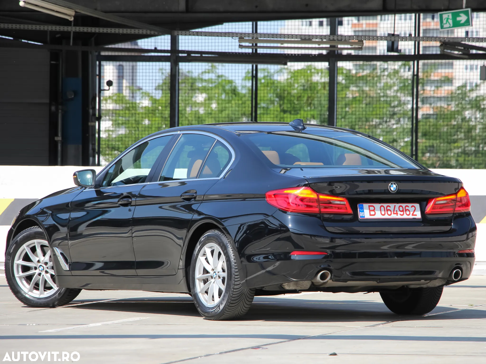 BMW Seria 5 520i AT - 3