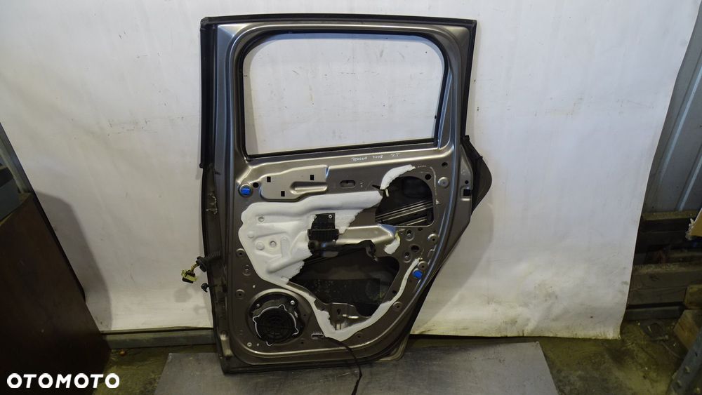 DRZWI PRAWY TYŁ PEUGEOT 3008 1.6HDI - 1