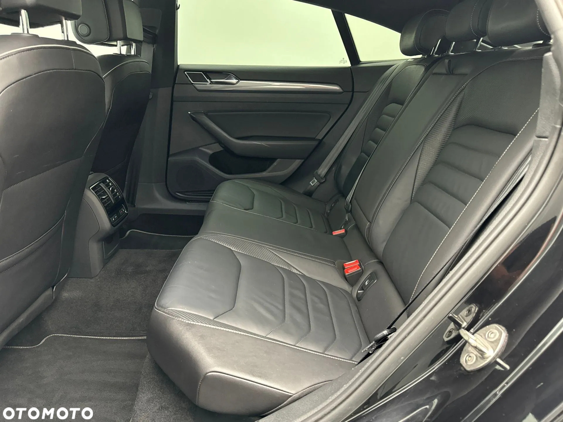 Volkswagen Arteon 2.0 TSI DSG R-Line - 14