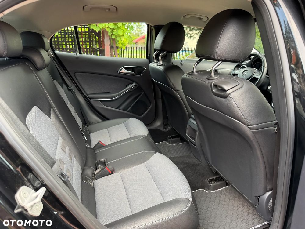 Mercedes-Benz GLA 200 Urban - 20