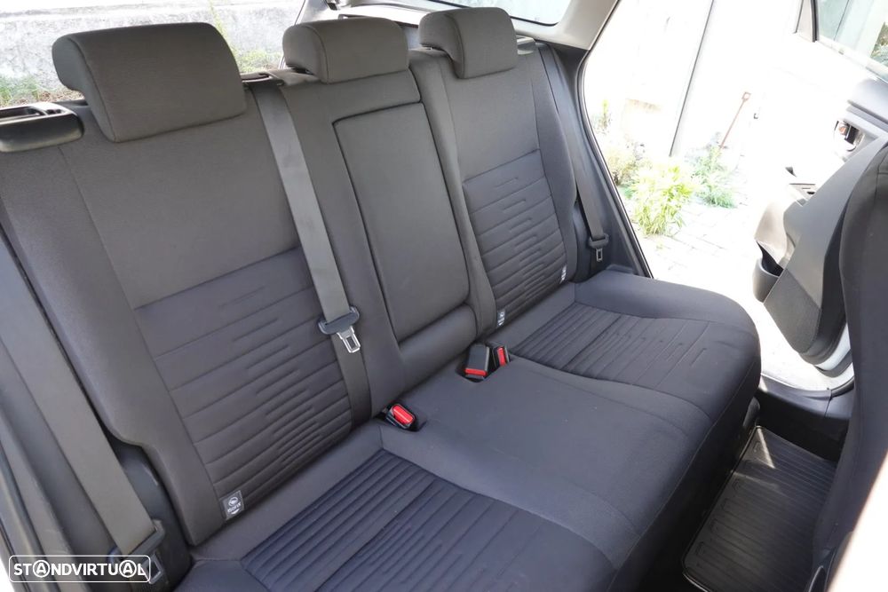 Toyota Auris Touring Sports 1.8 HSD Freestyle - 24