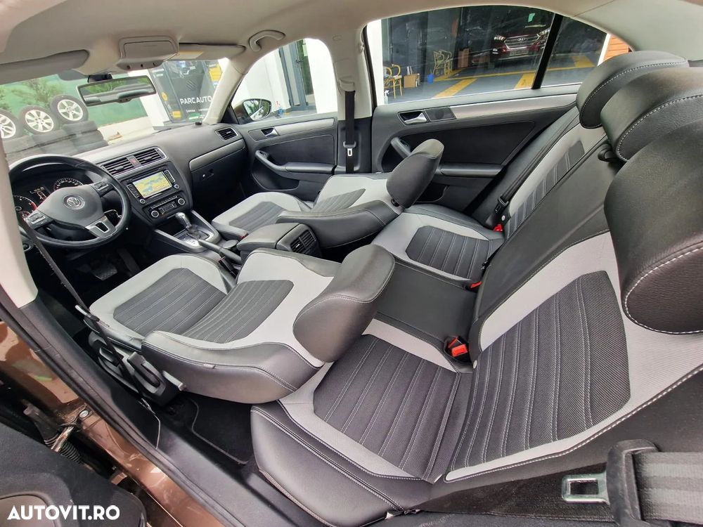 Volkswagen Jetta 1.6 TDI DSG Blue Motion Technology Life - 14