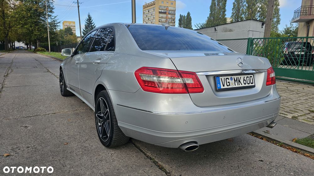 Mercedes-Benz Klasa E 350 CDI DPF BlueEFFICIENCY 7G-TRONIC Elegance - 5