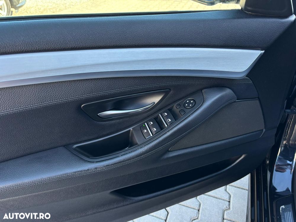 BMW Seria 5 520d Sport-Aut. - 28