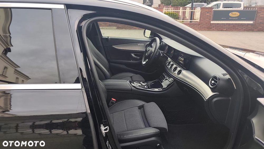 Mercedes-Benz Klasa E 220 d Business Edition 9G-TRONIC - 35