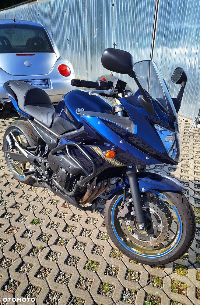 Yamaha XJ - 6