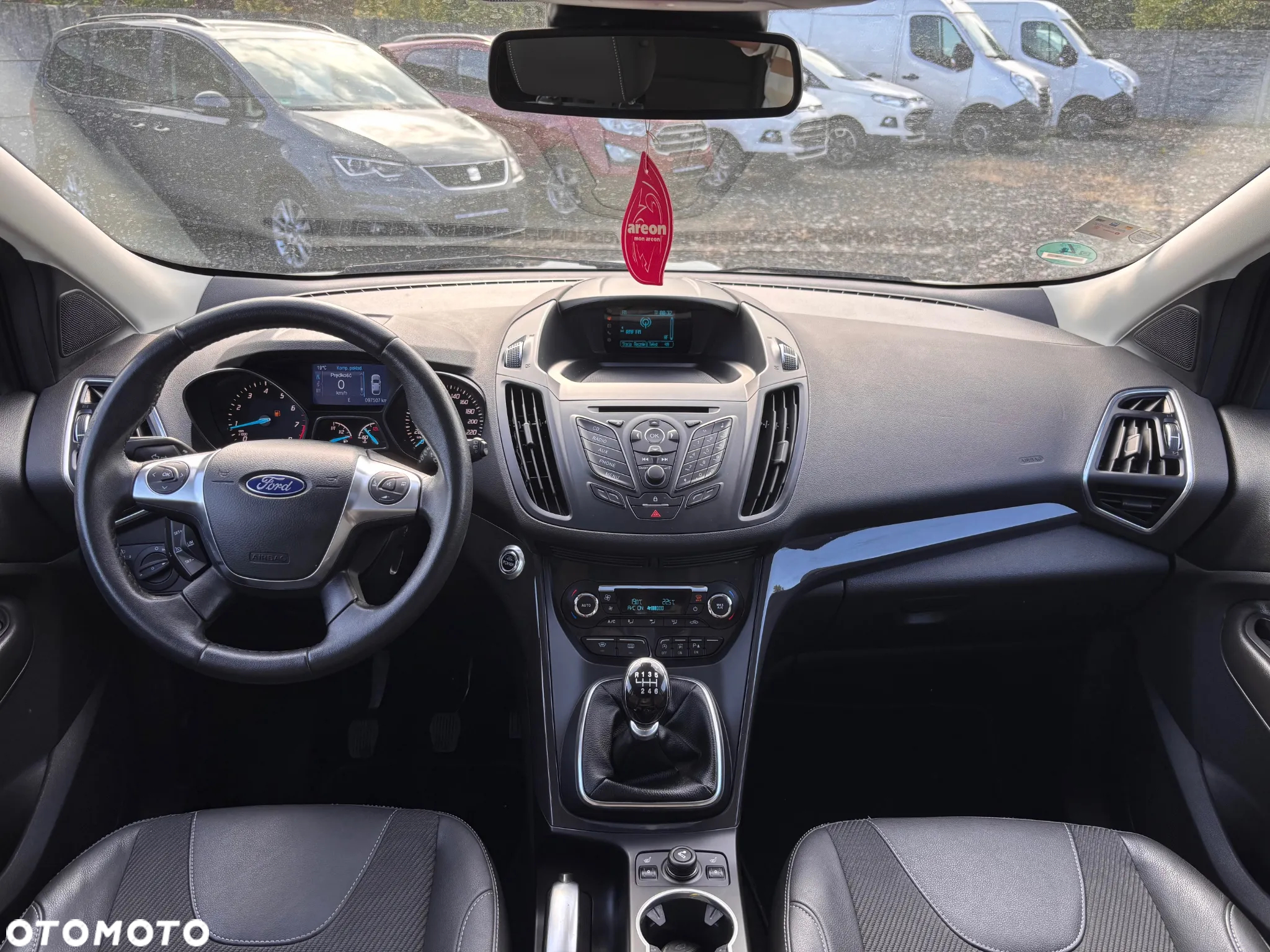 Ford Kuga 1.6 EcoBoost 2x4 Titanium - 8