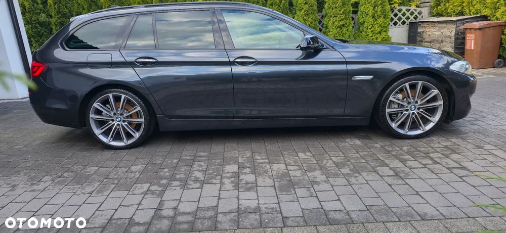 BMW Seria 5 525d Sport-Aut Modern Line - 2