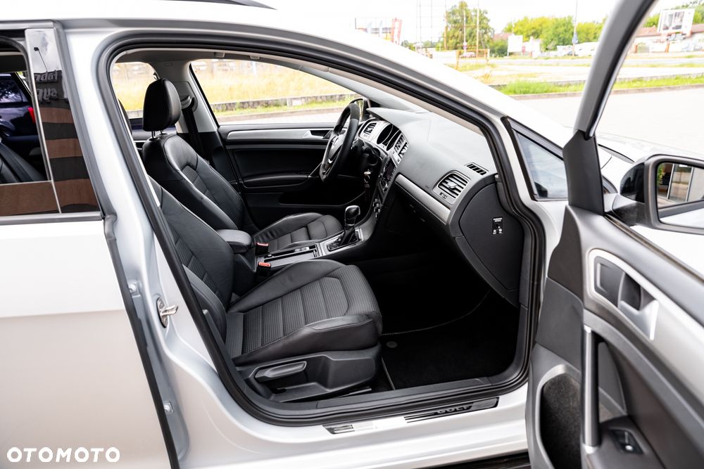 Volkswagen Golf 2.0 TDI BlueMotion Technology DSG Highline - 34