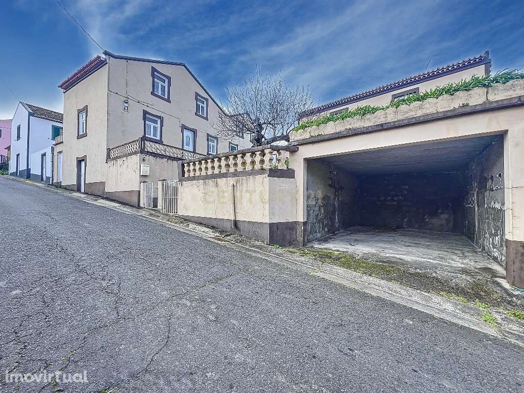 Moradia, 255 m², Remédios - Grande imagem: 2/28