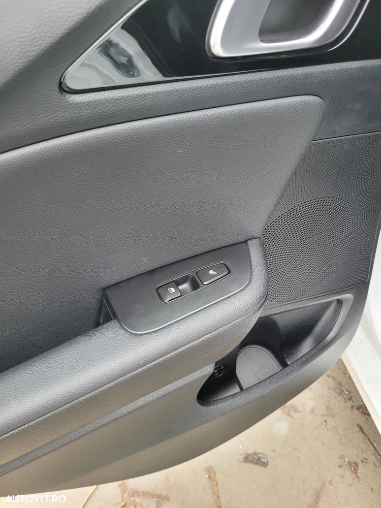 Kia Ceed SW 1.6 GDI DCT OPF Plug-in-Hybrid Spirit - 10