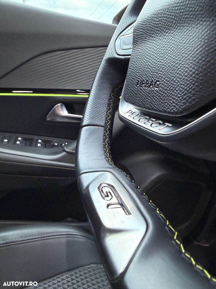 Peugeot 2008 PureTech 130 EAT8 GT Pack - 40