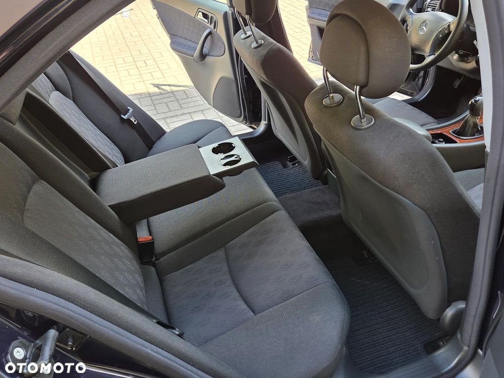 Mercedes-Benz Klasa C 200 CDI Classic - 22