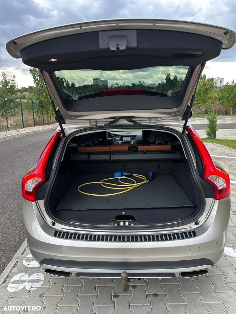 Volvo V60 D6 Plug-In-Hybrid AWD Geartronic Pure Limited - 29