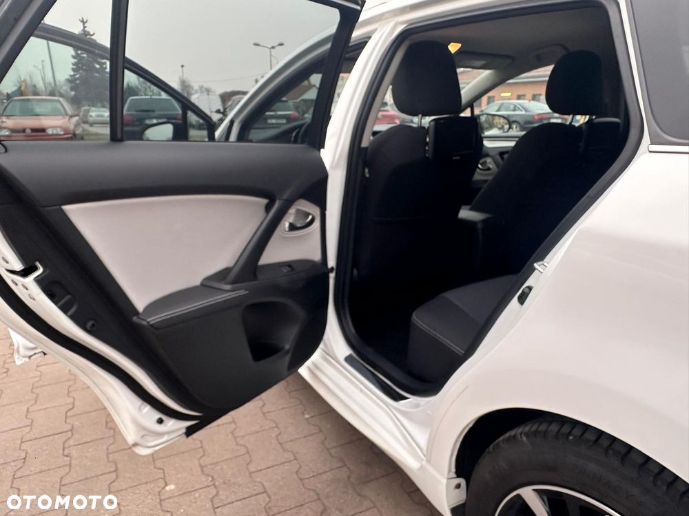 Toyota Avensis 2.0 D-4D Premium - 5