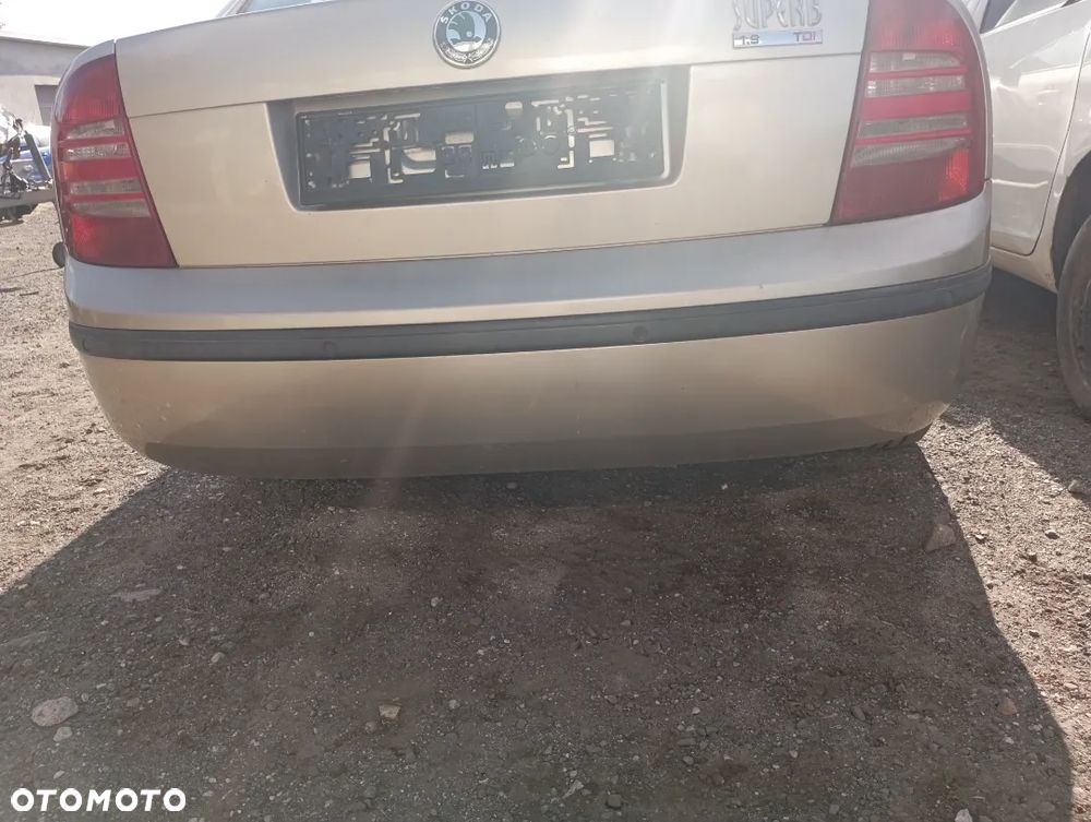 Zderzak tylni Skoda Superb KOD LAKIERU 9201 - 1