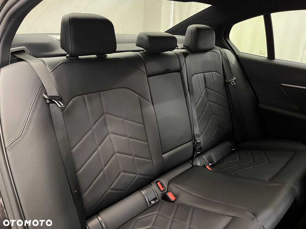 BMW Seria 5 520d xDrive mHEV M Sport - 36