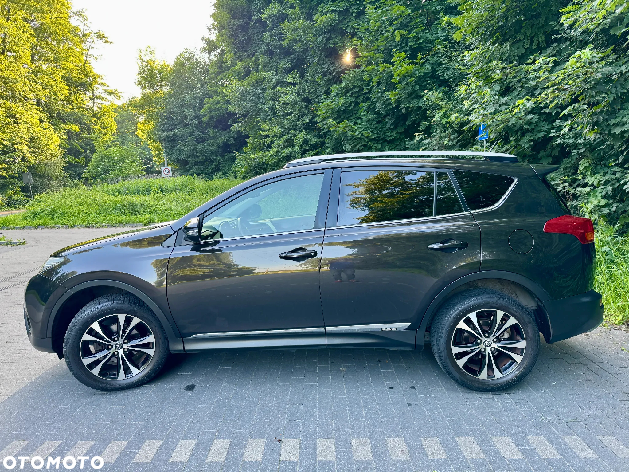 Toyota RAV4 2.0 D-4D Active 4x2 - 4
