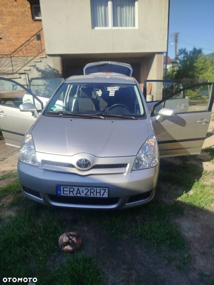 Toyota Verso - 1