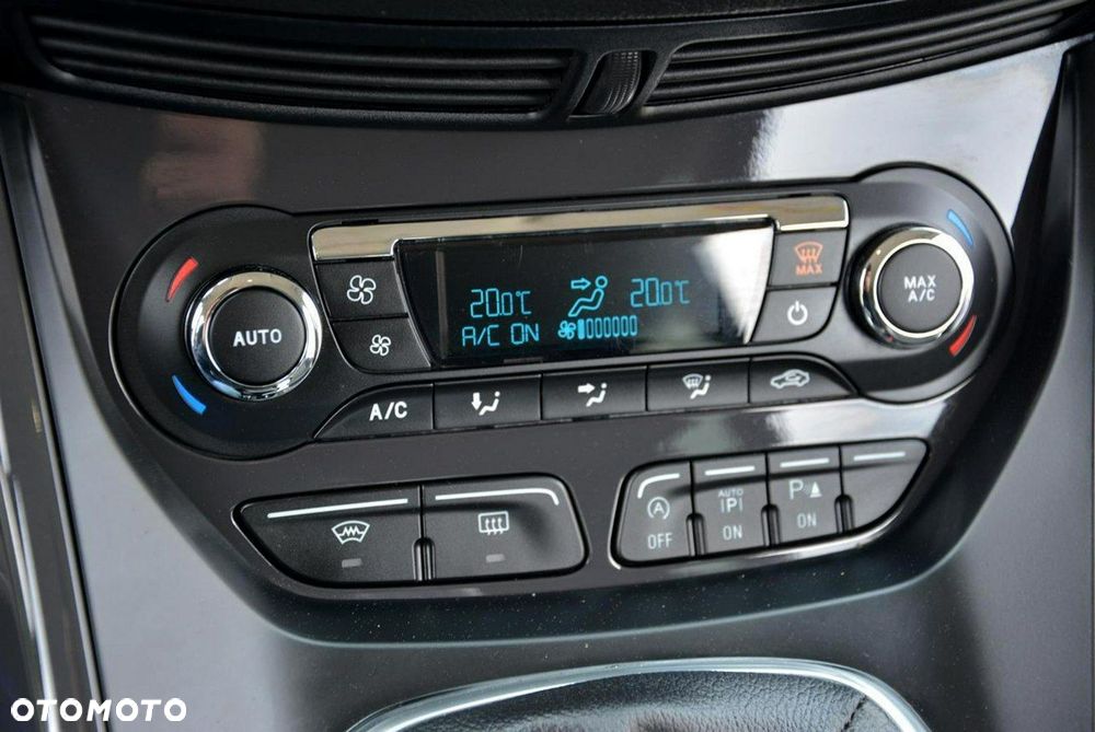 Ford Kuga 2.0 TDCi 4x4 Titanium - 27