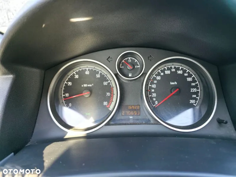 Opel Astra III GTC 1.8 Sport - 10