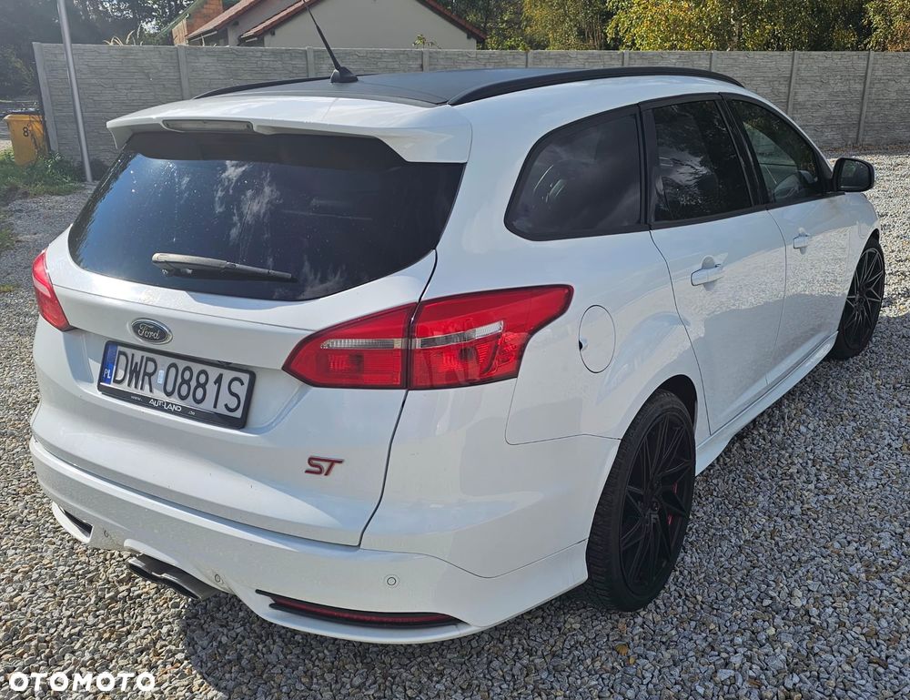 Ford Focus Turnier 2.0 EcoBoost ST mit Leder-Sport-Paket - 5