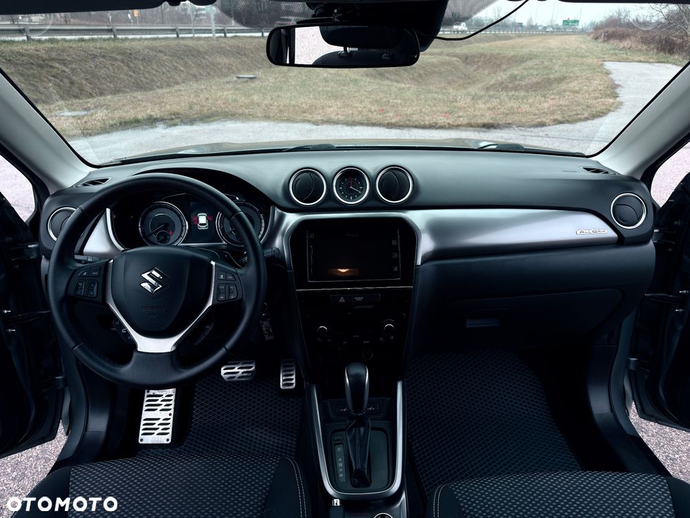 Suzuki Vitara 1.0 Boosterjet Premium 4WD - 22