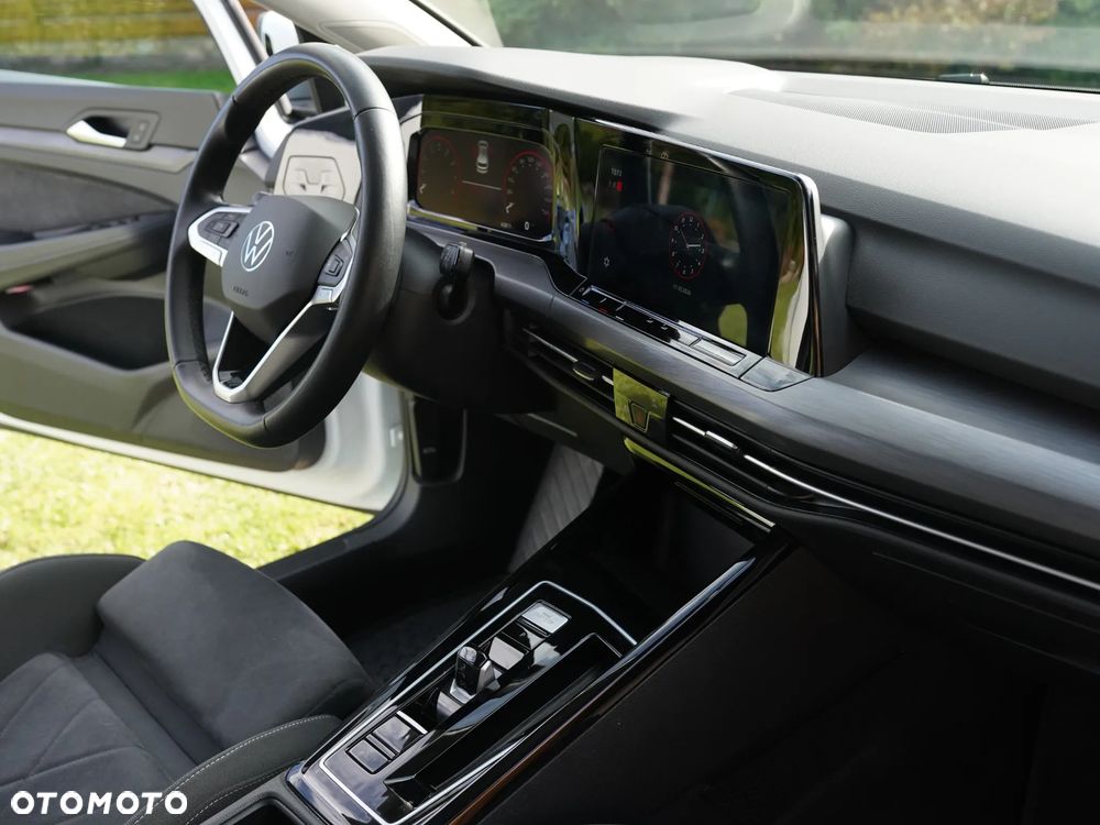 Volkswagen Golf 1.5 eTSI Style DSG - 32