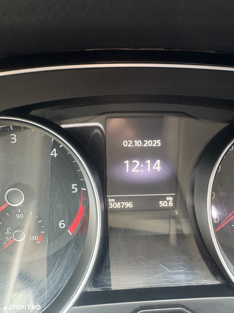 Volkswagen Passat Variant 2.0 TDI DSG Comfortline - 8