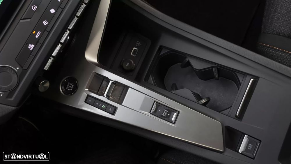 Peugeot 308 SW 1.2 Hybrid Style e-DCS6 - 32