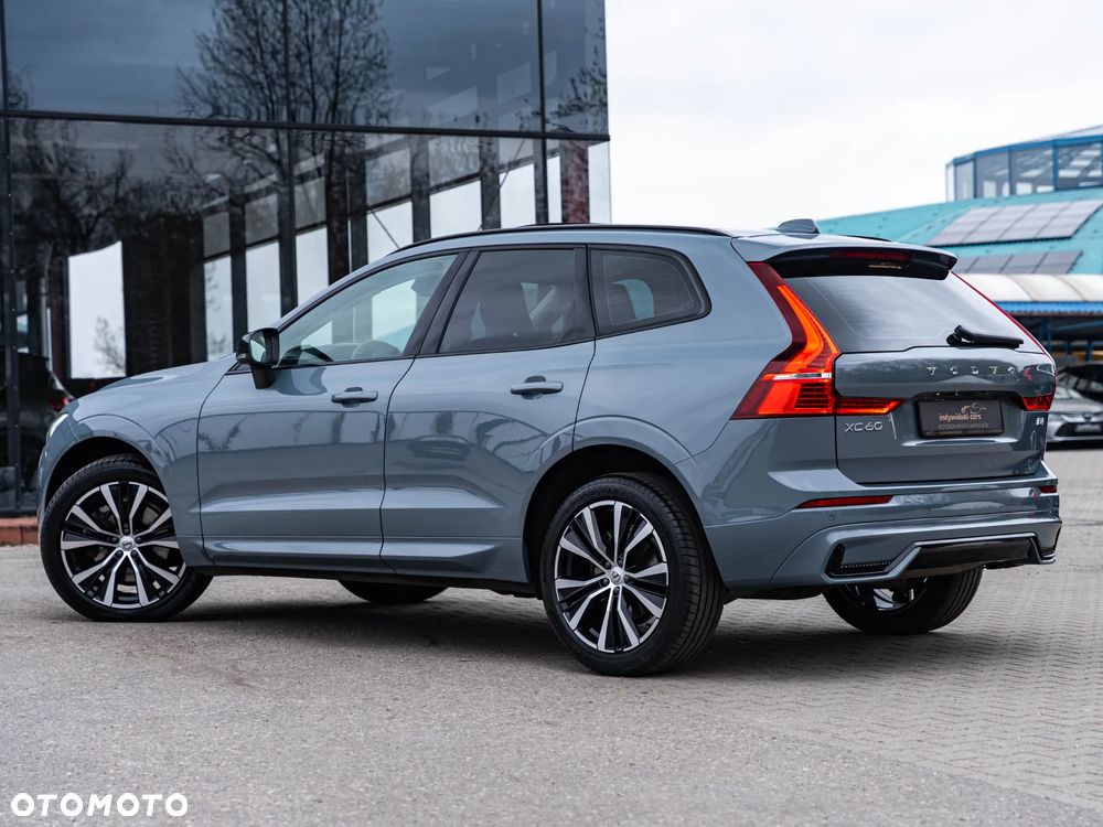 Volvo XC 60 B4 D Plus Dark - 10