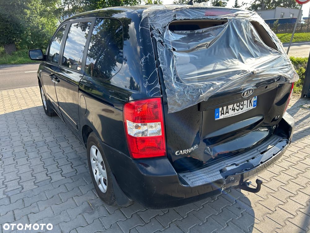 Kia Carnival - 15