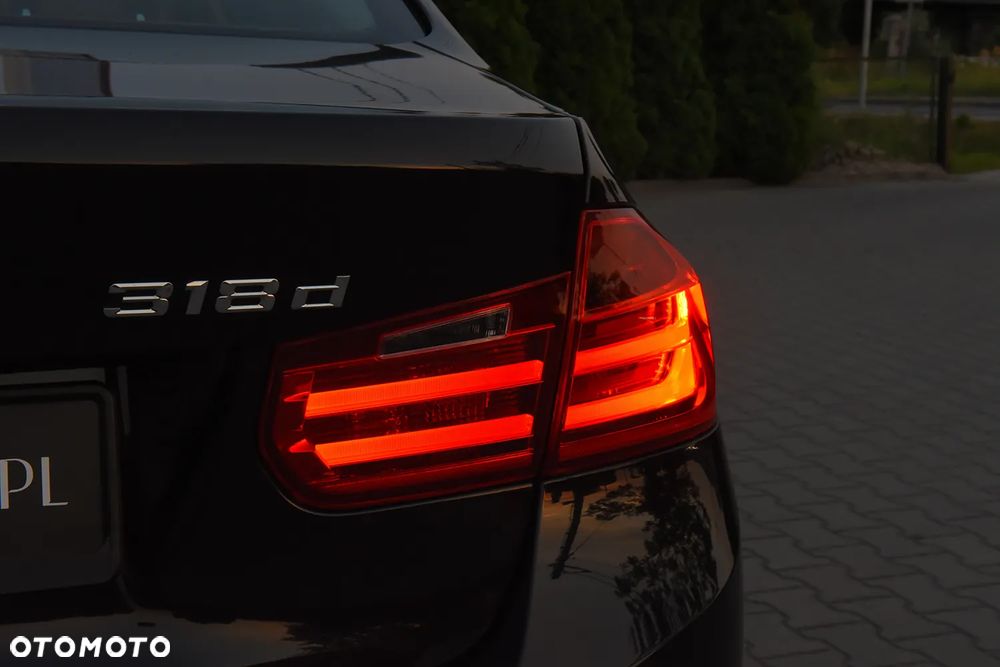 BMW Seria 3 318d Luxury Line - 19