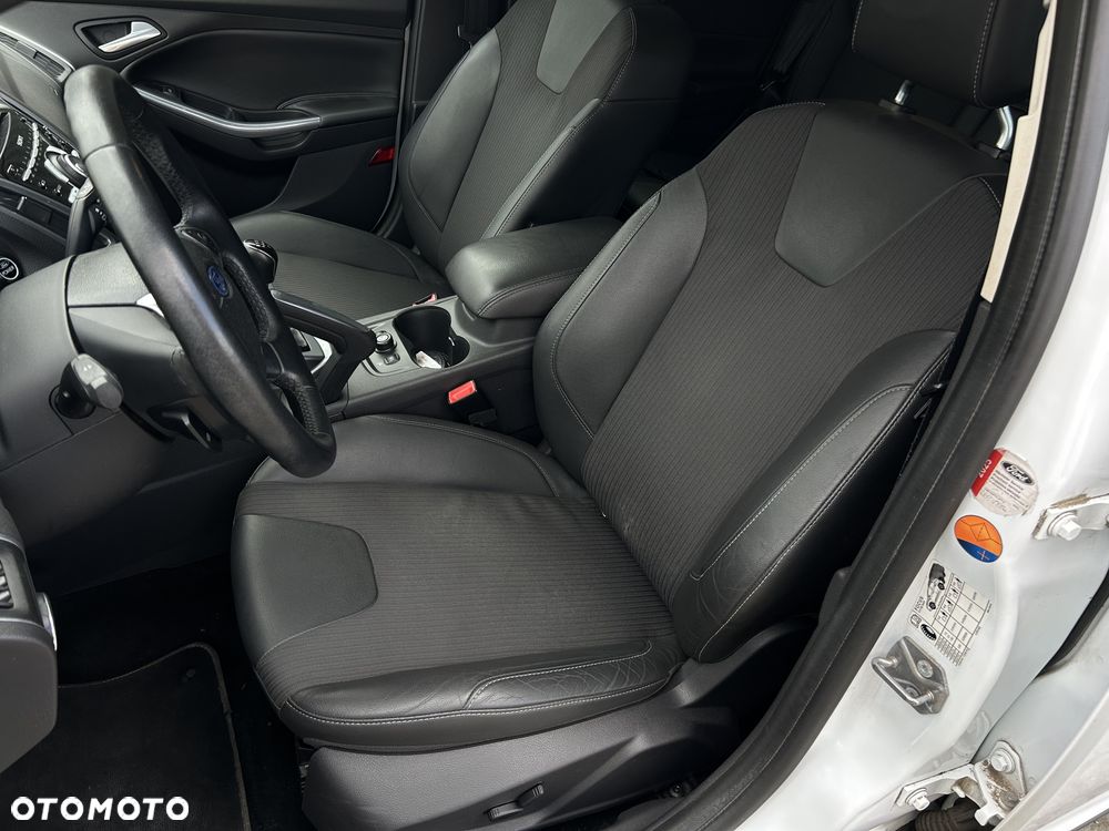 Ford Focus 1.6 EcoBoost Start-Stopp-System Titanium - 24
