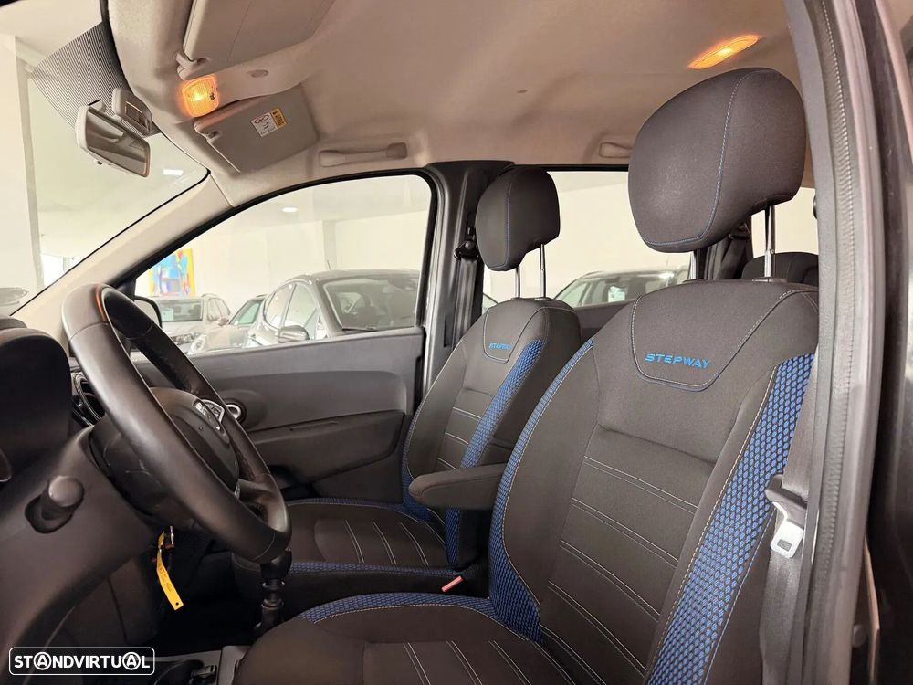 Dacia Lodgy 1.3 TCe Stepway 7L - 18