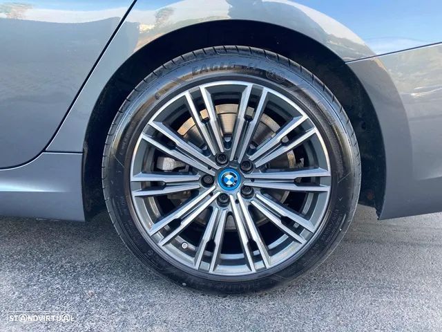 BMW 320 e Touring Pack Desportivo M Auto - 12
