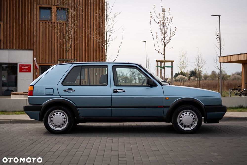 Volkswagen Golf - 4