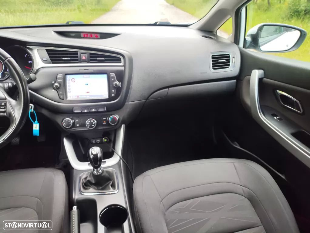 Kia Ceed SW 1.6 CRDi Nav Line - 16