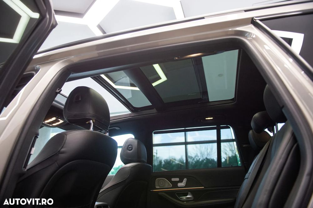 Mercedes-Benz GLS - 32