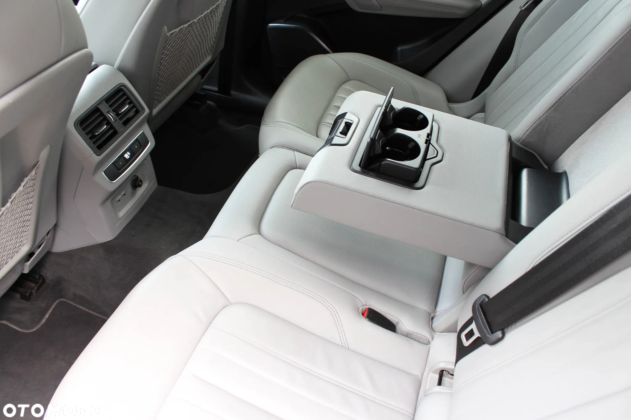 Audi Q5 40 TFSI quattro S tronic S line - 14