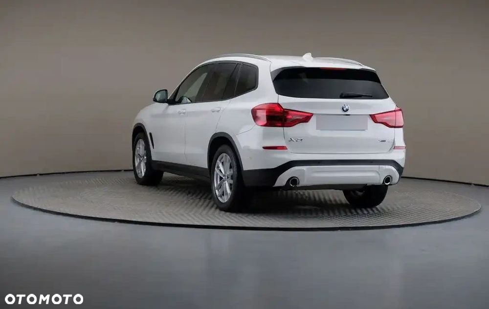 BMW X3 xDrive20i Advantage - 5