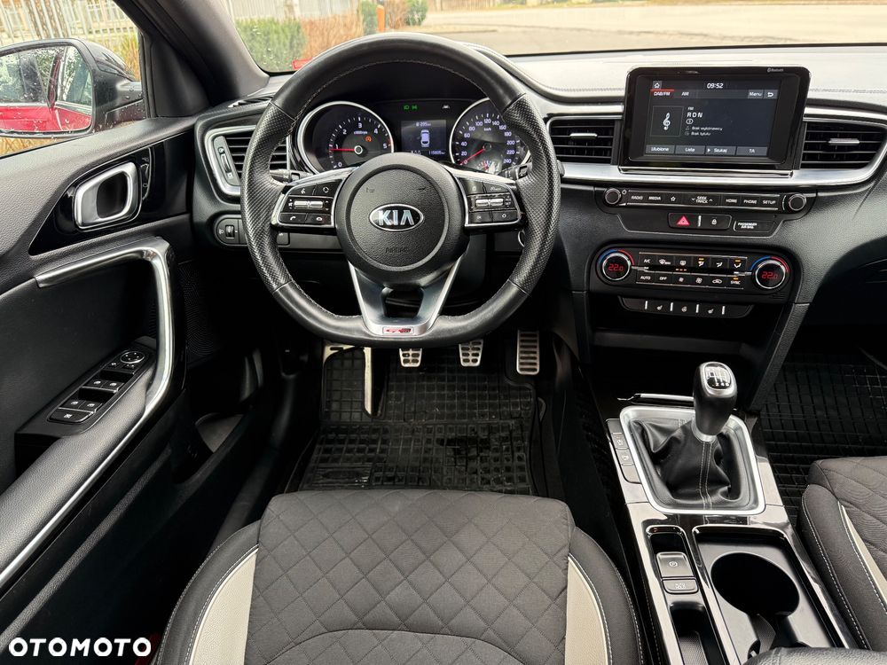 Kia ProCeed - 8