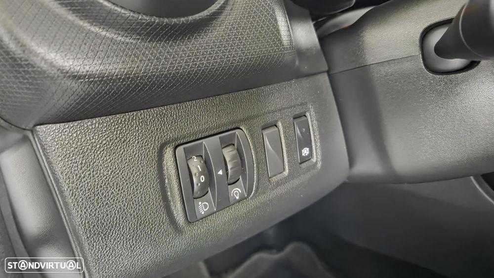 Renault Clio - 11
