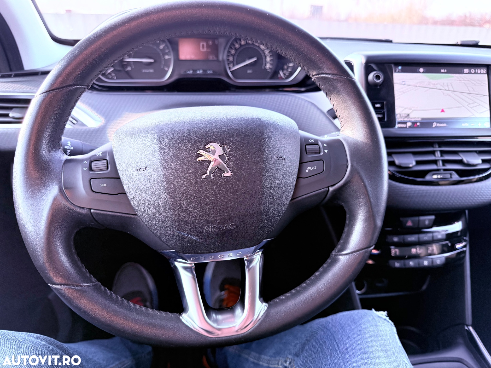 Peugeot 2008 PureTech 130 EAT8 Allure Pack - 31