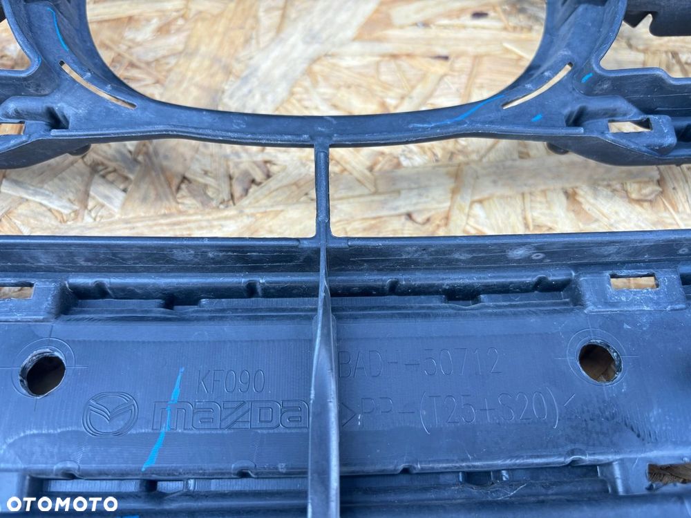 MAZDA 3 III ORYGINALNA ATRAPA GRILL BADH-50712 - 9