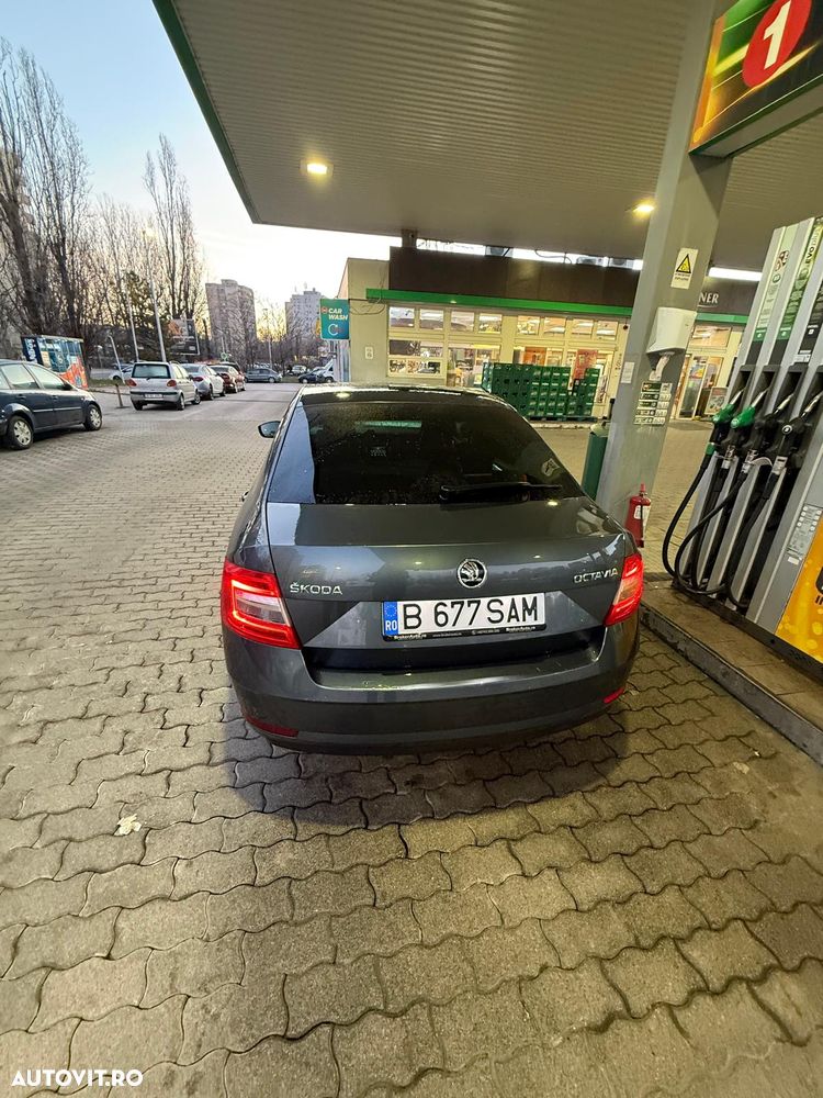 Skoda Octavia 1.6 TDI DSG Style - 8