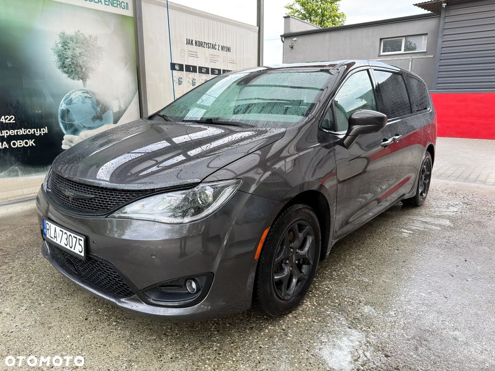 Chrysler Pacifica - 3