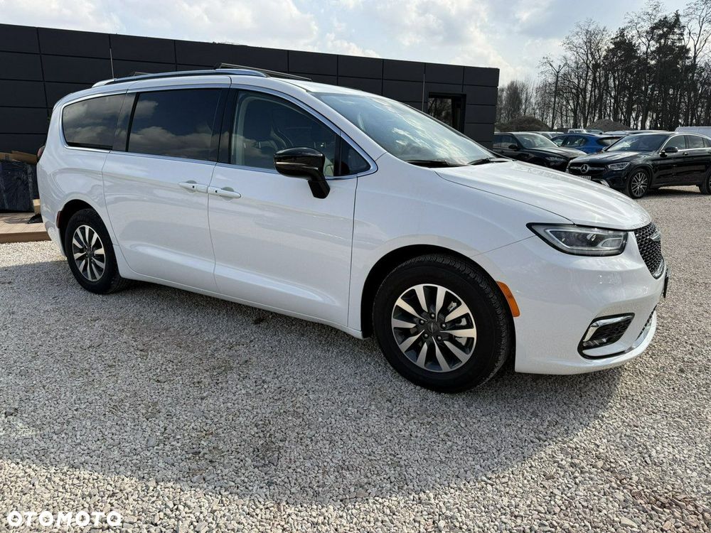 Chrysler Pacifica - 19